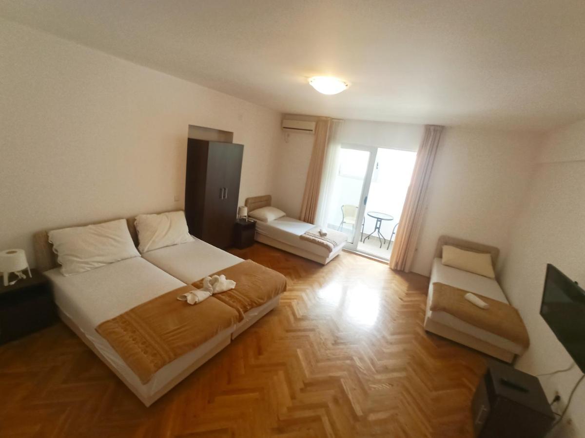 Apartment Mitende *